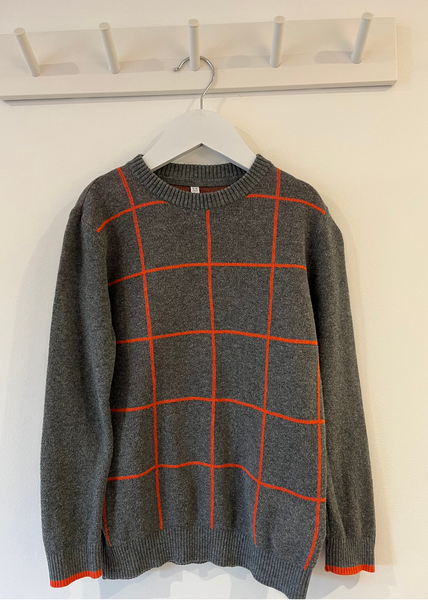 M and S Grey and Orange Jumper (5-6Y)