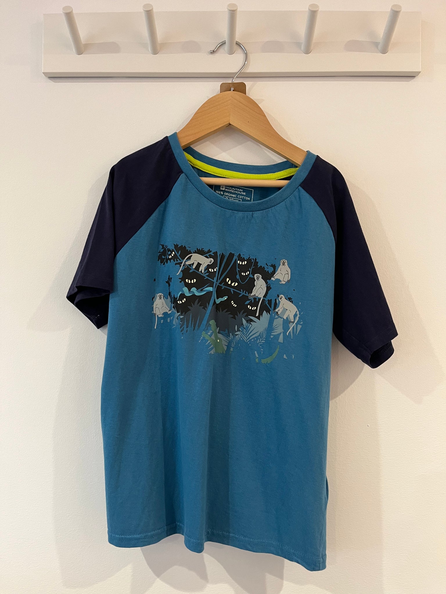 Mountain Warehouse jungle t-shirt (9-10y)