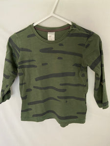 H&M green top (6-9m)